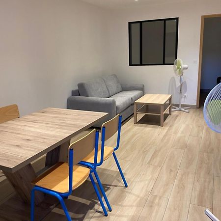 Appartement Ou Studio En Hyper Centre, Pour La Plage Et La Rue Pietonne Il Suffit De Traverser La Rue , Voir La Photo Principale Andernos-les-Bains Exterior photo