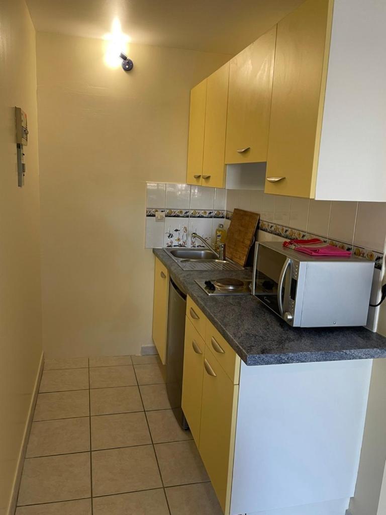 Appartement Ou Studio En Hyper Centre, Pour La Plage Et La Rue Pietonne Il Suffit De Traverser La Rue , Voir La Photo Principale Andernos-les-Bains Exterior photo