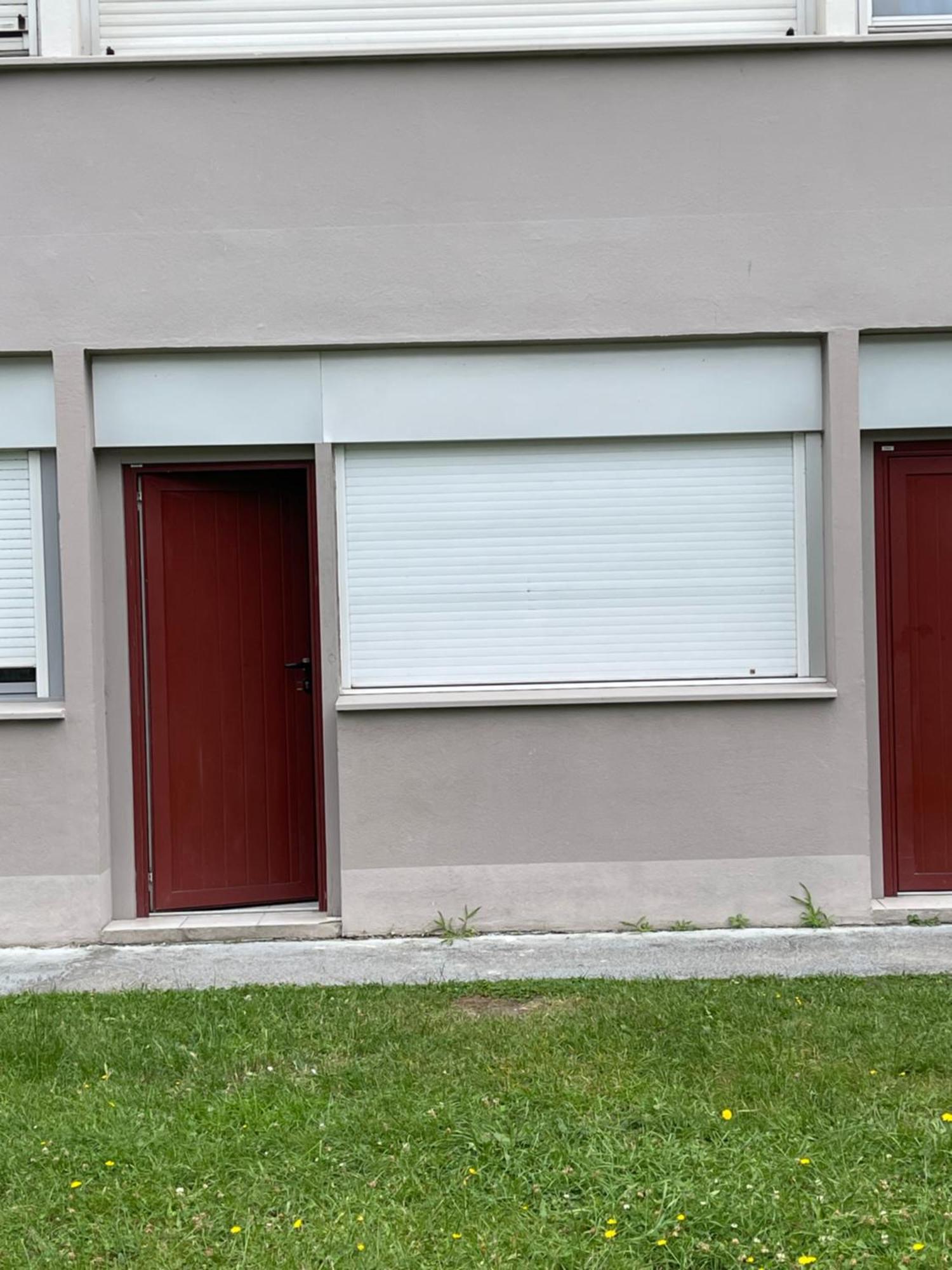 Appartement Ou Studio En Hyper Centre, Pour La Plage Et La Rue Pietonne Il Suffit De Traverser La Rue , Voir La Photo Principale Andernos-les-Bains Exterior photo